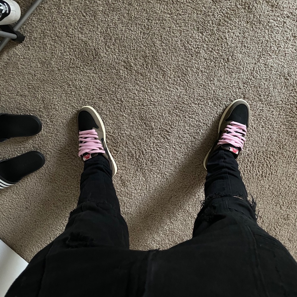 Jordan’s Travis Scott Lowtops!! Steal!!